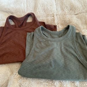 Vuori size small women’s tanks